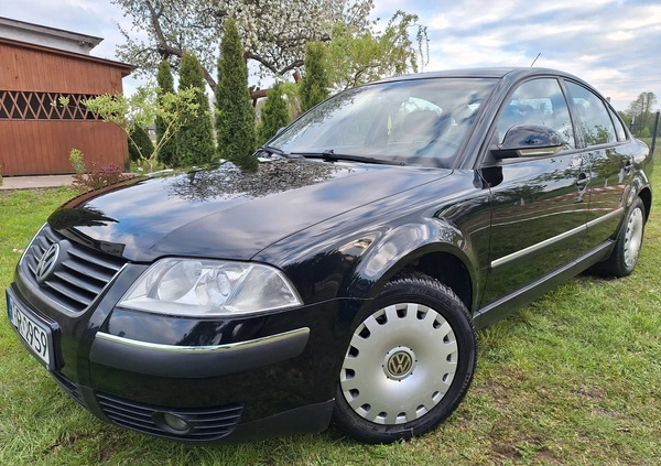 Volkswagen Passat cena 12400 przebieg: 206321, rok produkcji 2004 z Skępe małe 67